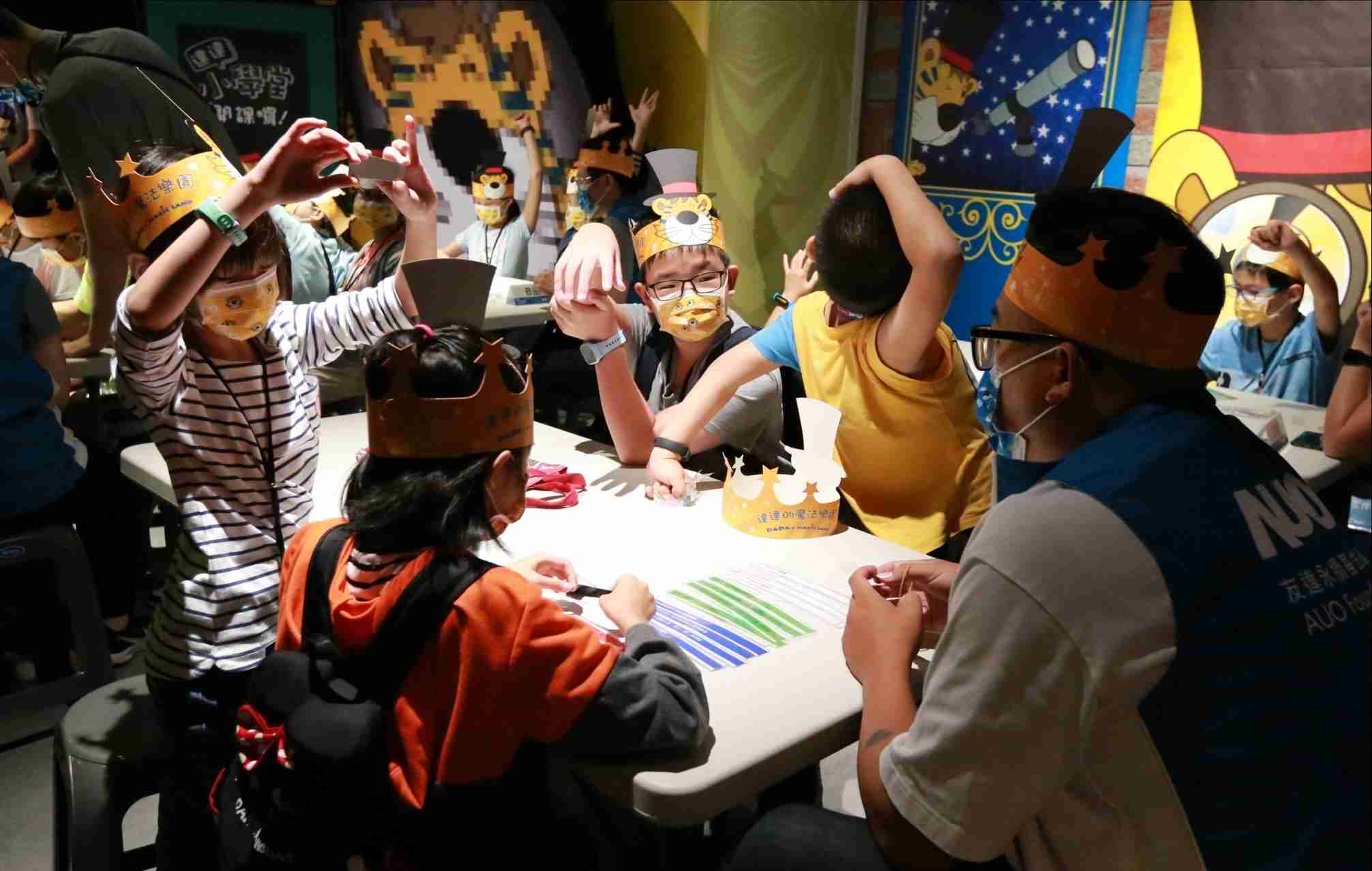 JDB电子以永续理念推动全人教育计划，，内外结盟储备科普教育人才，，，，荣获亚太永续行动奖社会共融面的金奖肯定