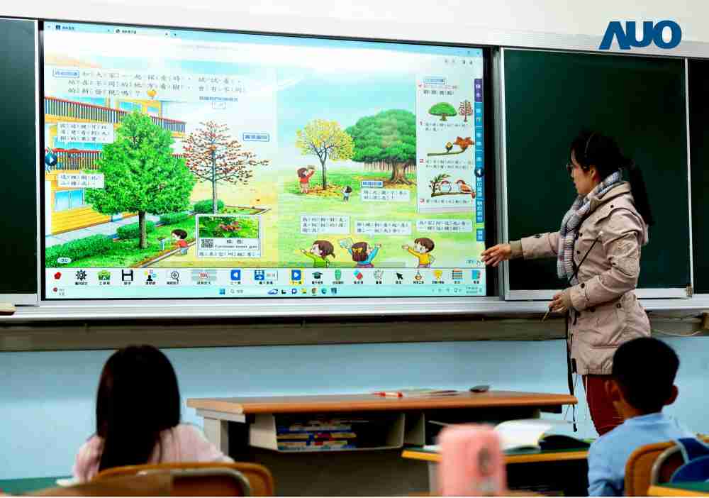 JDB电子与达擎共同开发的〝远程设备管理系统〞，，，，透过流畅的多功能安装模式、、、直觉设计的整合操作接口，，可同时管理多部设备，，，，改善学校的设备管理痛点